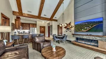 Condo, 2 Bedrooms | Living area