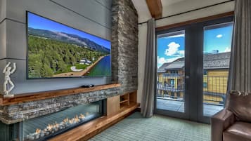 Condo, 2 Bedrooms | Interior