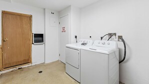 Interior - Expansive Home with Hot Tub, 1 Mile to Main St (Breckenridge)