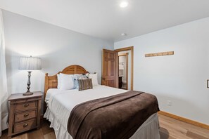 9 chambres, fer et planche à repasser, Wi-Fi, literie fournie