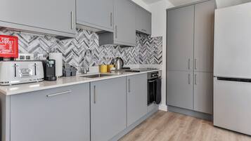 Fridge, microwave, oven, stovetop