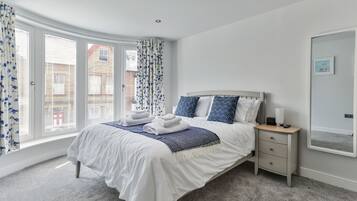 2 bedrooms, iron/ironing board, travel cot, free WiFi
