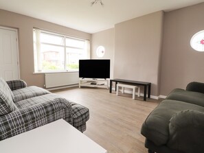 Cottage | Living room | TV - Kings Walk (Thornton-Cleveleys)
