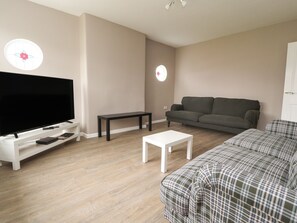 Cottage | Living room | TV - Kings Walk (Thornton-Cleveleys)