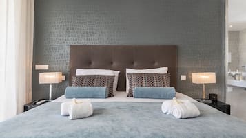 3 bedrooms, in-room safe, iron/ironing board, free WiFi