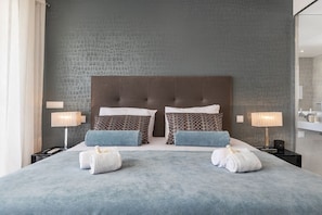 3 bedrooms, in-room safe, iron/ironing board, free WiFi
