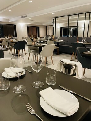 Daily continental breakfast (EUR 10 per person) - Hotel VIU57 (Mellieha)