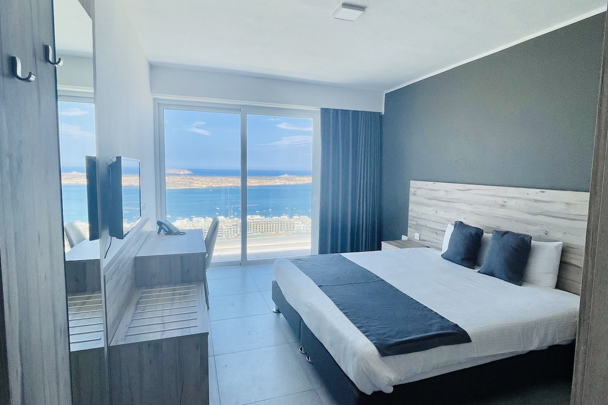 1 bedroom, minibar, in-room safe, desk