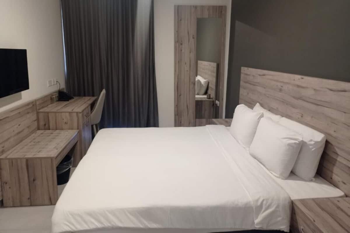 Chambre Standard | Minibar, coffre-fort, bureau