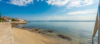 Little House by the Sea, Beachfront, Parking, WiFi