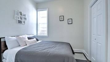 2 bedrooms, iron/ironing board, bed sheets