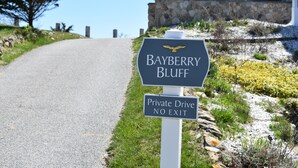 A sign for Bayberry Bluff with a private drive and no exit. - 1 bedroom cottage with ac, steps to the beach! (Dennis Port)