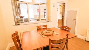 Cottage | Dining