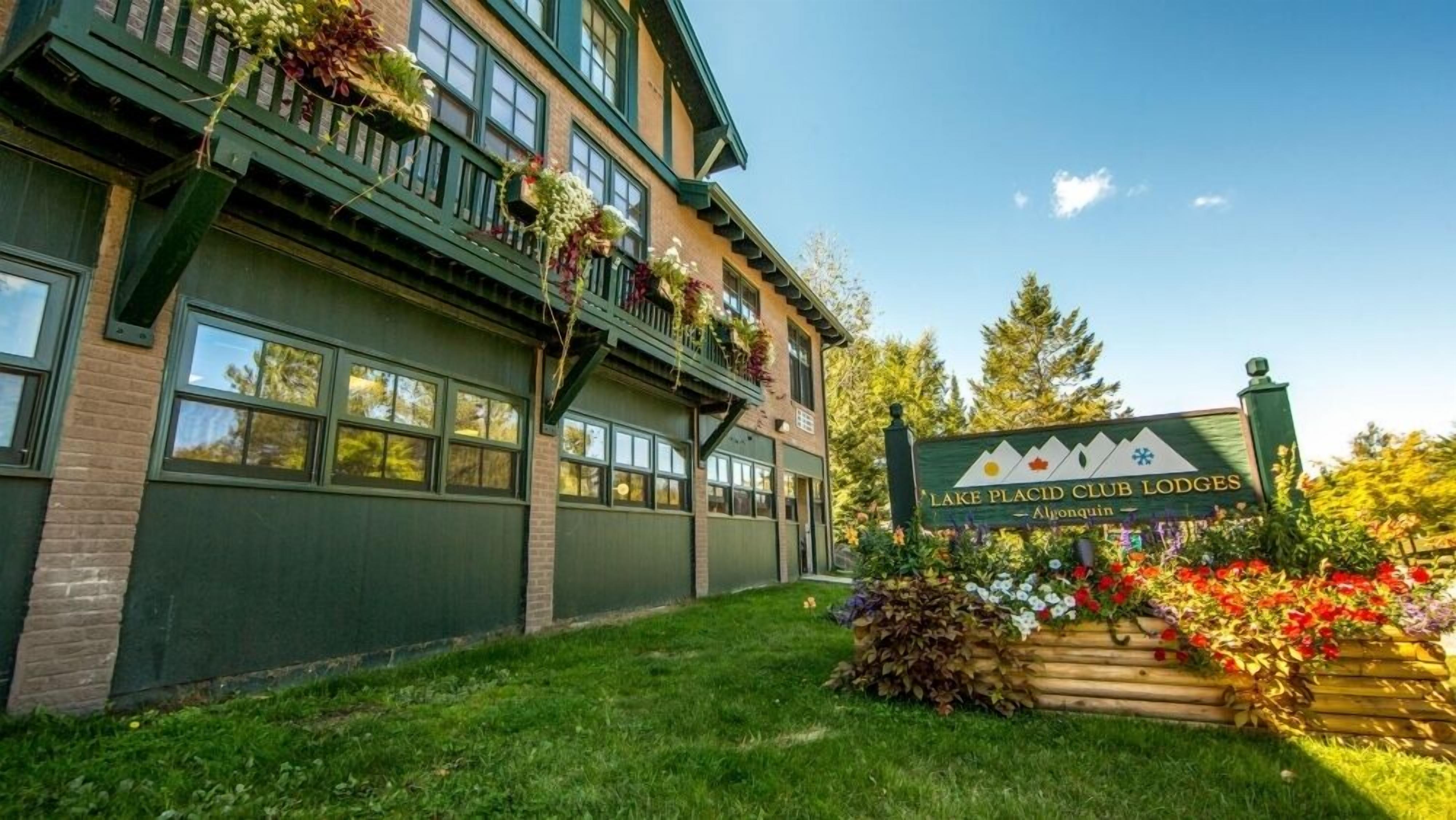 Newly-renovated 2 Bedroom Condo Near the Mirror Lake