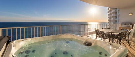 屋外ダイニングエリア