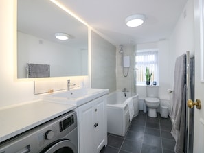 Cottage | Bathroom | Shower