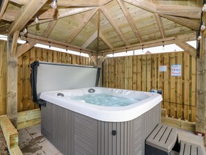 Cottage | Spa - Sportsmans Lodge (Kirriemuir)