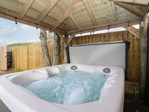 Cottage | Spa - Sportsmans Lodge (Kirriemuir)