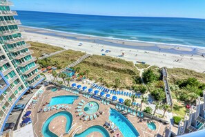 Piscine couverte, piscine extérieure