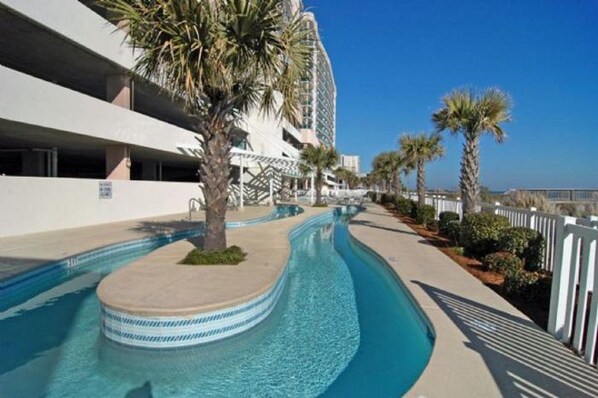 Piscine couverte, piscine extérieure