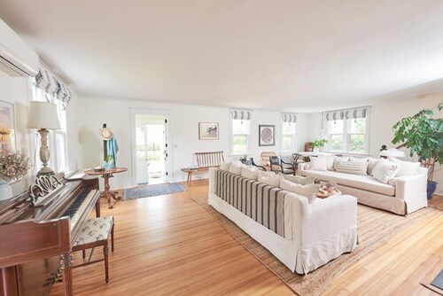 Bellport Inn, Main House - Historic Village Oasis