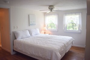 4 bedrooms, iron/ironing board, free WiFi