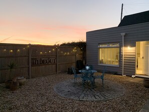 Cottage | Balcony - The Hideout (Chichester)