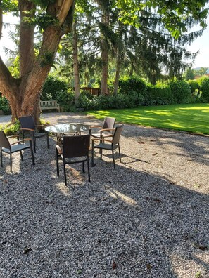 Outdoor dining - Vacation home "Weinstraße42" (Siebeldingen)