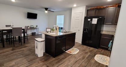 Amazing 2 Bedroom Townhouse