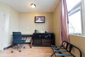 Chambre Simple | Wi-Fi gratuit, draps fournis, accès pour personnes à mobilité réduite