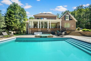 Outdoor pool - Norris Lake Manor-Exquisite Waterfront with *Private Dock *Pool *Hot tub *Game room (Caryville)