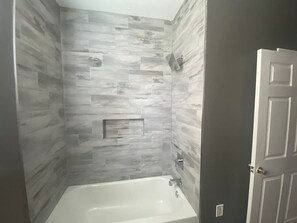 Douche, serviettes fournies