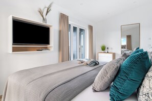 4 slaapkamers, een bureau, een strijkplank/strijkijzer, gratis wifi