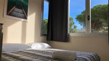 1 Schlafzimmer, BĂŒgeleisen/BĂŒgelbrett, Reisekinderbett, kostenloses WLAN