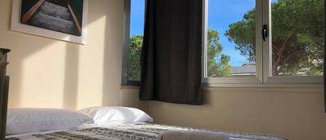 1 bedroom, iron/ironing board, free WiFi, bed sheets