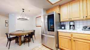 Refrigerador, microondas, horno y lavavajillas