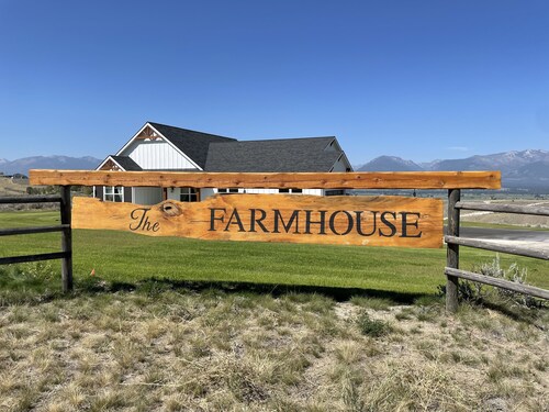 The Farmhouse @Michaels Way--Your Place to Stay