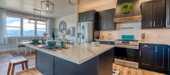 The Farmhouse @Michaels Way--Your Place to Stay