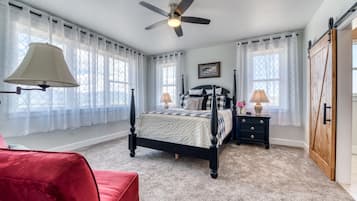 3 chambres, bureau, fer et planche Ă repasser, lit parapluie