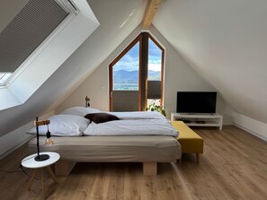 4 Schlafzimmer, Schreibtisch, Bügeleisen/Bügelbrett, Reisekinderbett