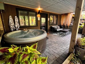 Terrace/patio - Hot Tub with a View, Private Modern Garden Level Apartment, Conservancy Access (Madison)