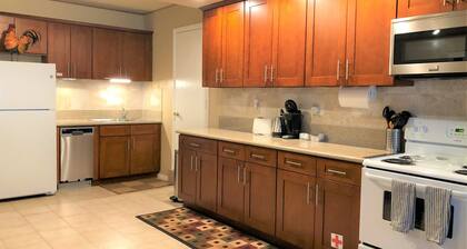 Family friendly, Full Kitchen, EV Charger Level 2, A/C, Easy Parking, Fireplace