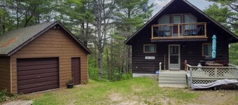 Quiet Retreat for Nature Lovers - 4 Seasons, Pet Friendly, Secluded