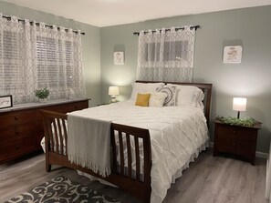 2 bedrooms, desk, iron/ironing board, travel crib