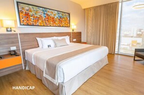 Quarto júnior | Roupas de cama premium, frigobar, cofres nos quartos