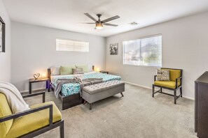 3 habitaciones, escritorio, tabla de planchar con plancha y wifi gratis 