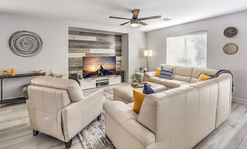  Las Vegas Clean 3BR House Near Shopping, Dining, Entertainment in Summerlin