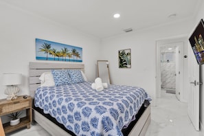 4 bedrooms, desk, iron/ironing board, free WiFi