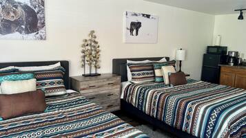 1 habitación, tabla de planchar con plancha, wifi gratis y ropa de cama