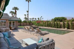 House (Farrell 3) | Pool